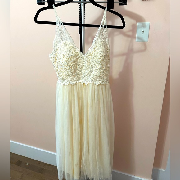 Padded Lacey Dress - Picture 1 of 3